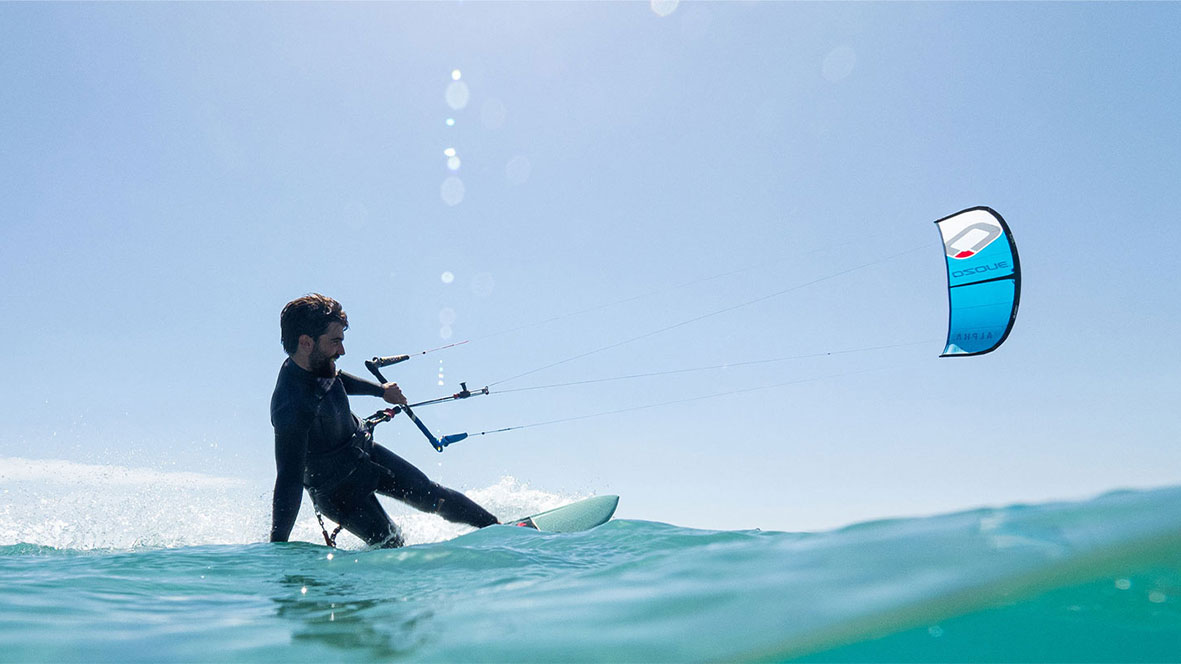 Escuela y tienda de kitesurf en Barcelona